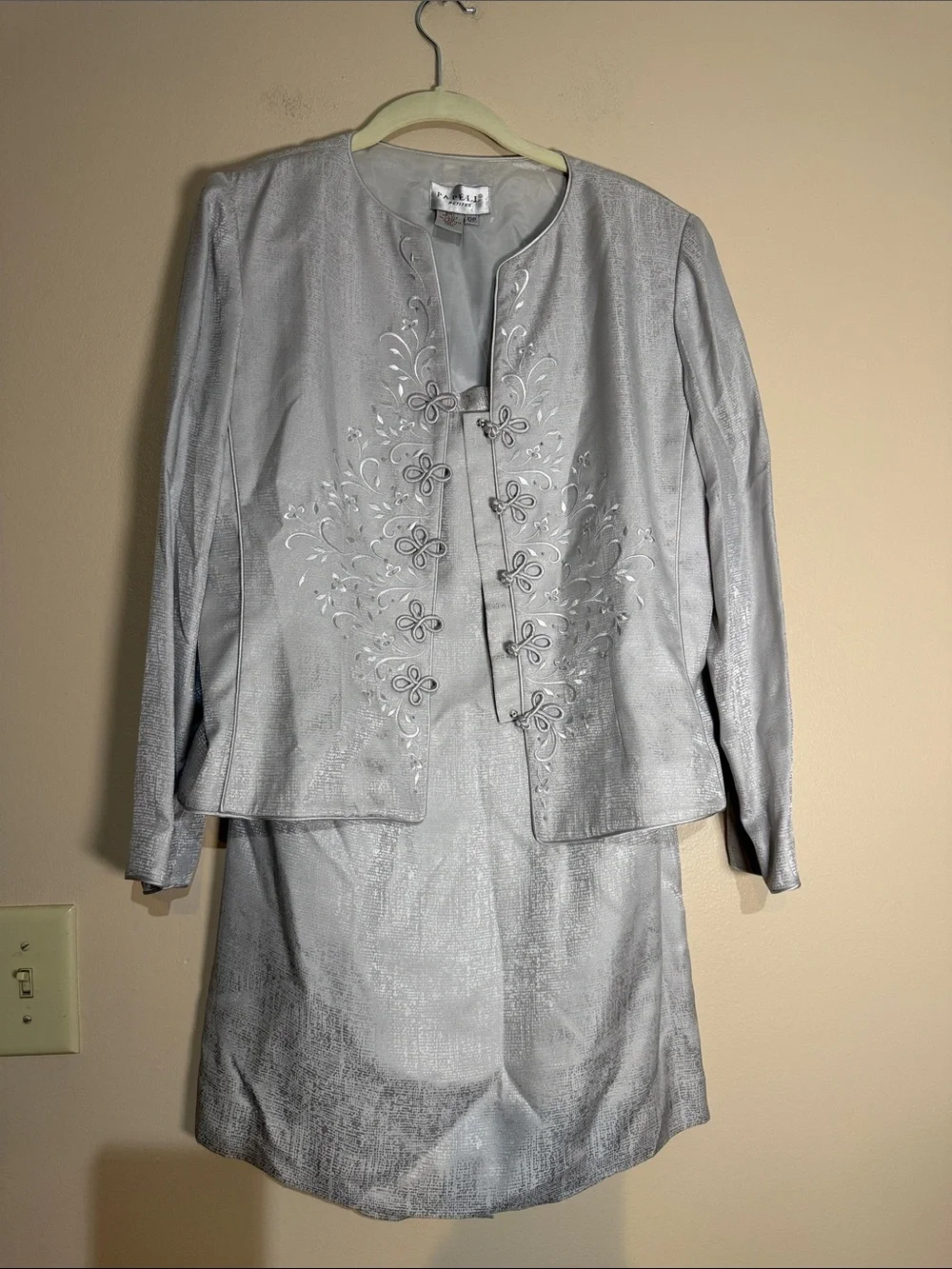 Adrianna Papell Silver Embroidered silk Skirt Suit Set